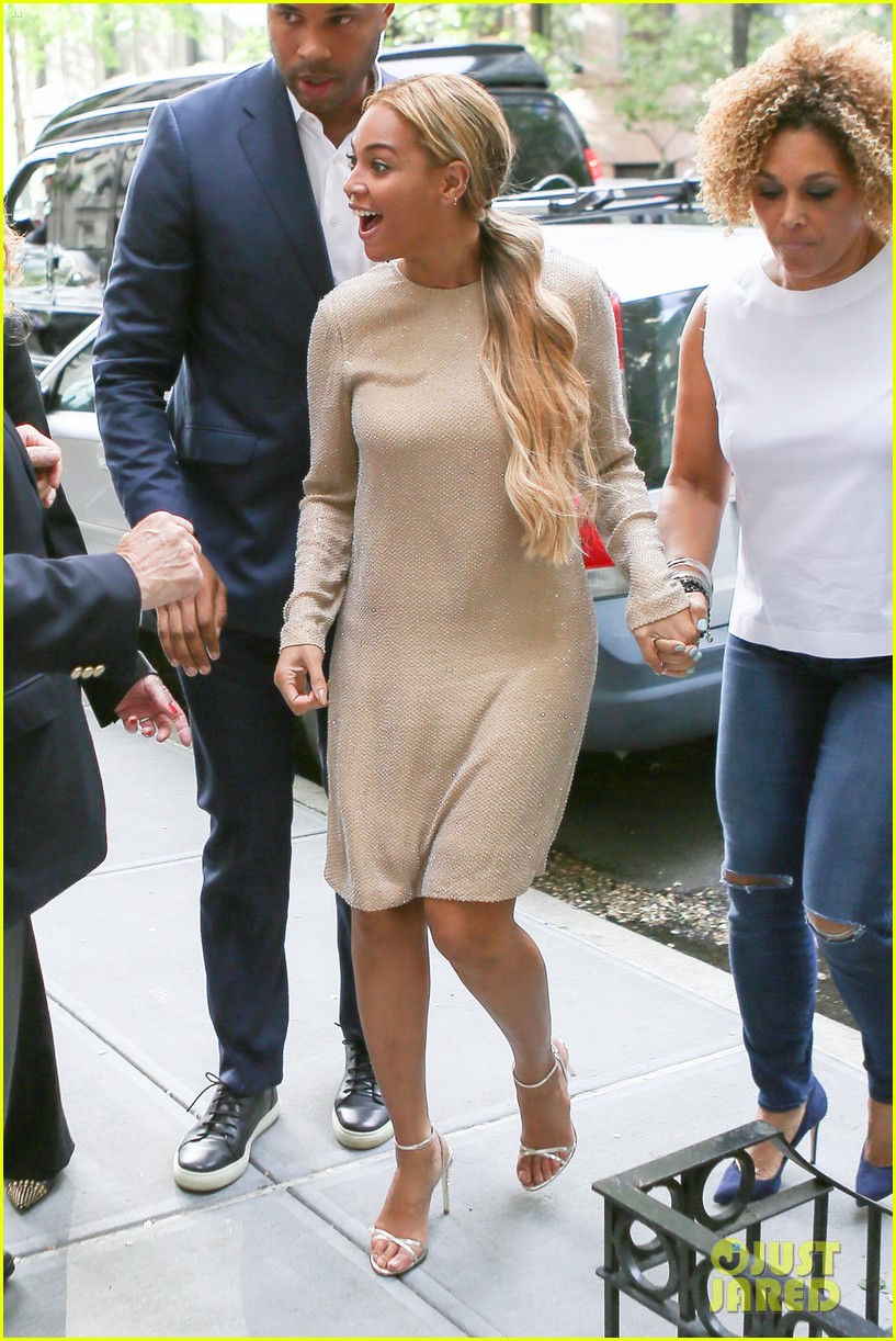 beyonce rihanna step out in style in new york city 20
