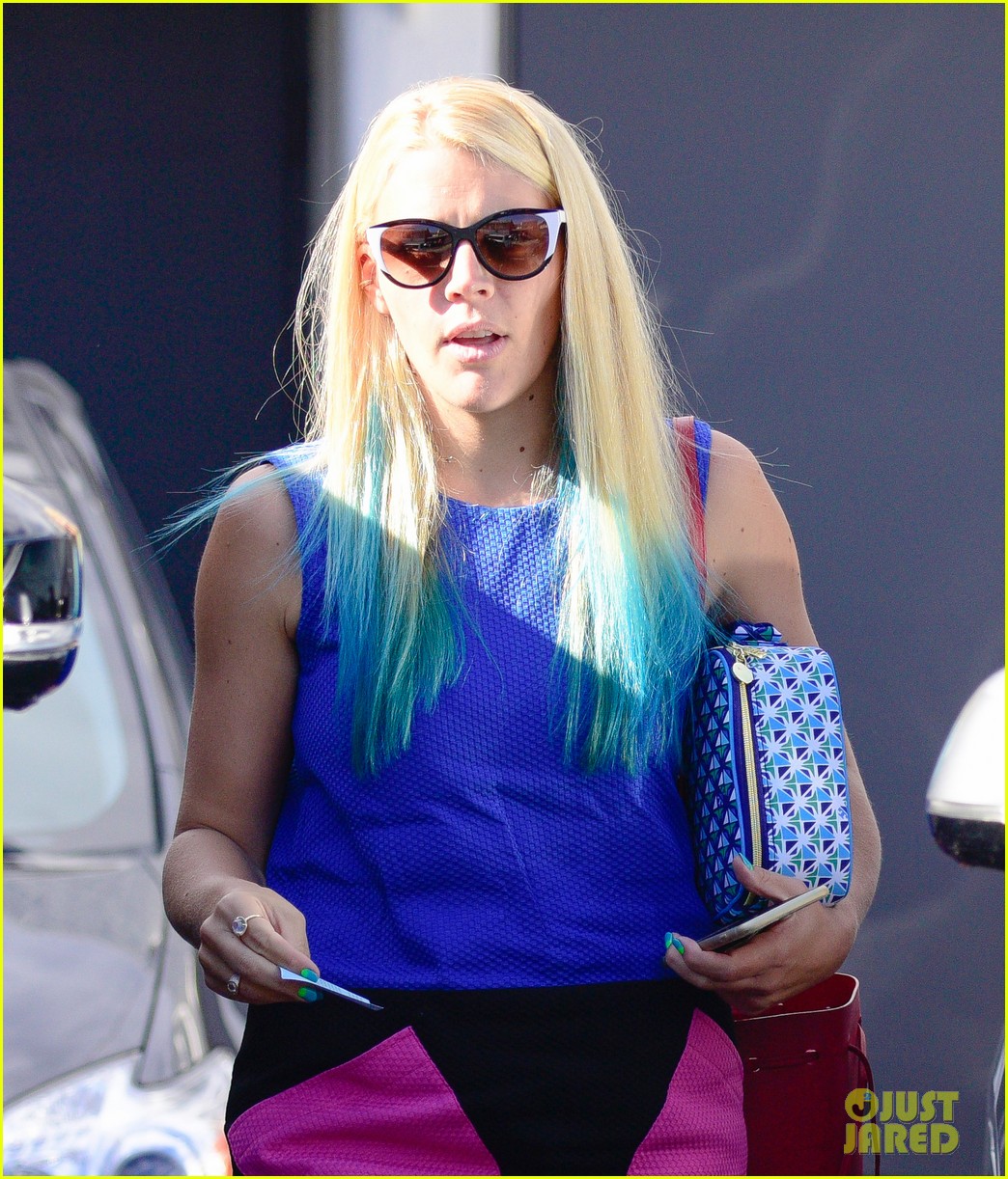 busy philipps debuts her new blue hair 203360898