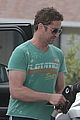 gerard butler shows off muscles in tight t shirt 02