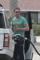 gerard butler shows off muscles in tight t shirt 09