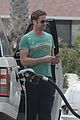 gerard butler shows off muscles in tight t shirt 10