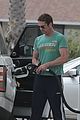 gerard butler shows off muscles in tight t shirt 14