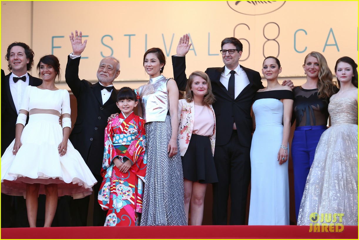 marion cotillard looks stunning at little prince cannes premiere 063376390