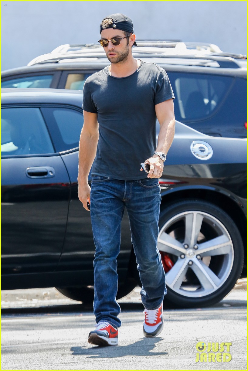 chace crawford lunches hugos after mexican getaway 093380466