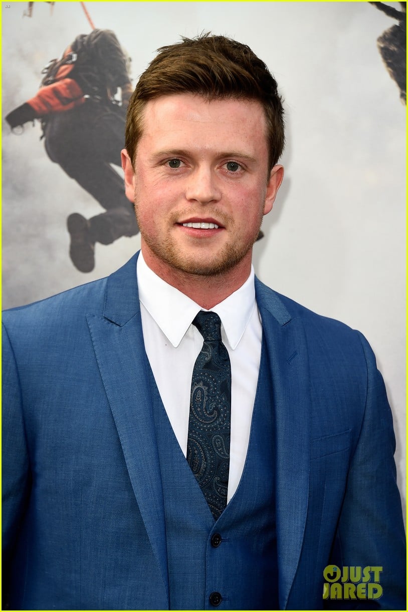 Alexandra Daddario \u0026 Colton Haynes Premiere 'San Andreas' in Hollywood:  Photo 3379088 | Alexandra Daddario, Colton Haynes, Hugo Johnstone-Burt,  Joel Courtney Photos | Just Jared: Entertainment News, image size:814x1222