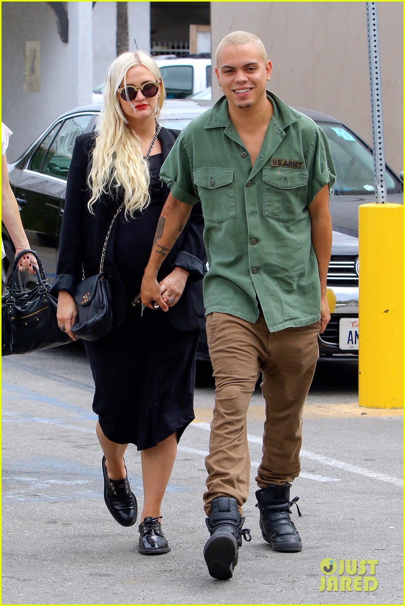Ashlee Simpson's Husband Evan Ross Shares Memorial Day Playlist That