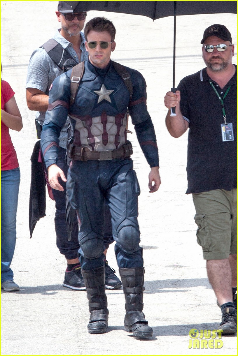 chris evans anthony mackie get to action captain america civil war 053370433