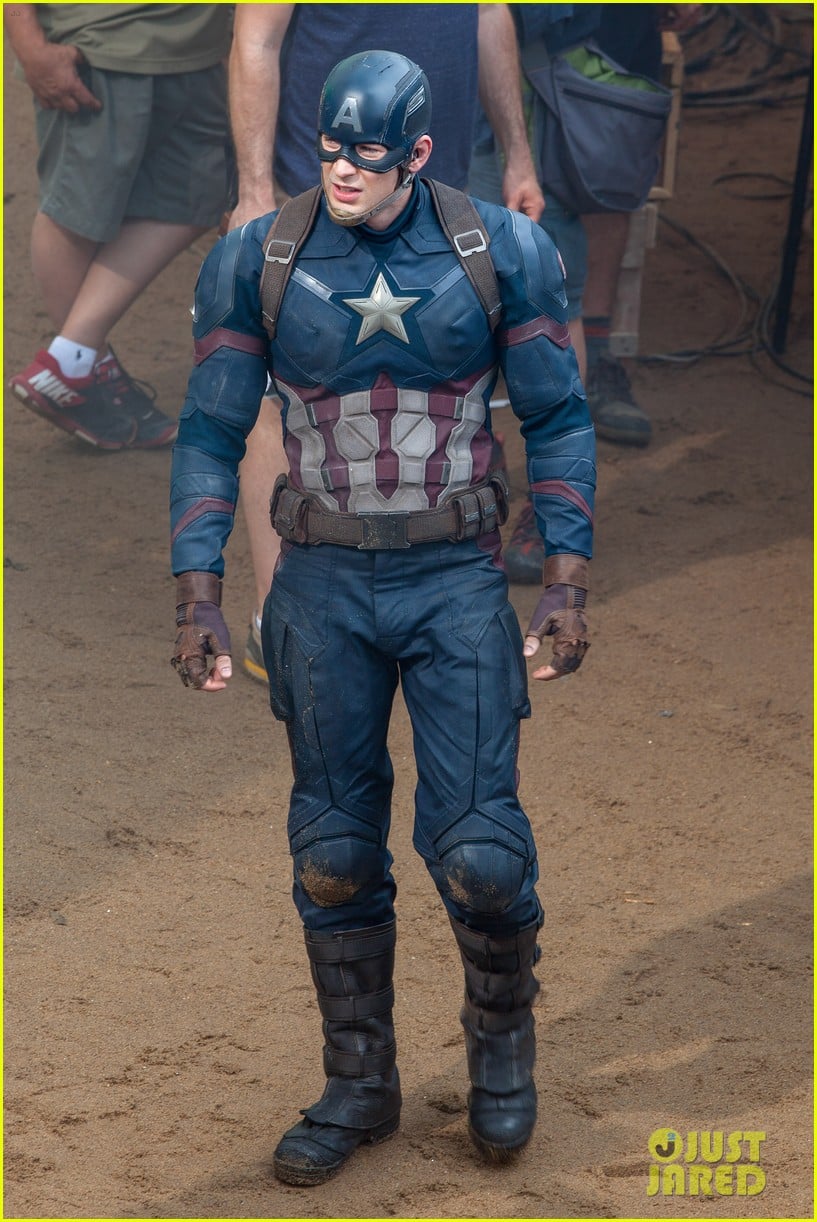 chris evans suits up for captain america 023372818