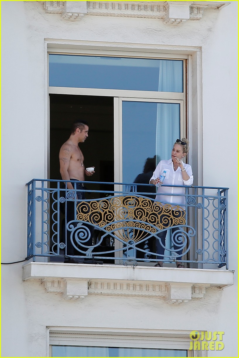 colin farrell shirtless cup of cofee 083371305