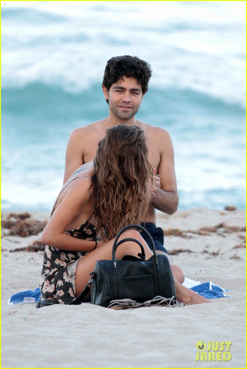 adrian grenier goes shirtless in miami 083375728