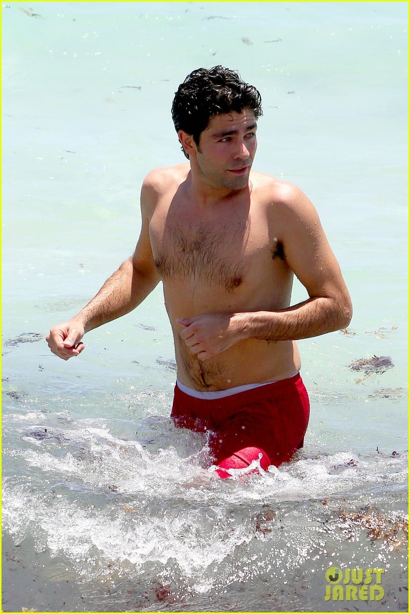 adrian grenier goes shirtless in miami 193375739