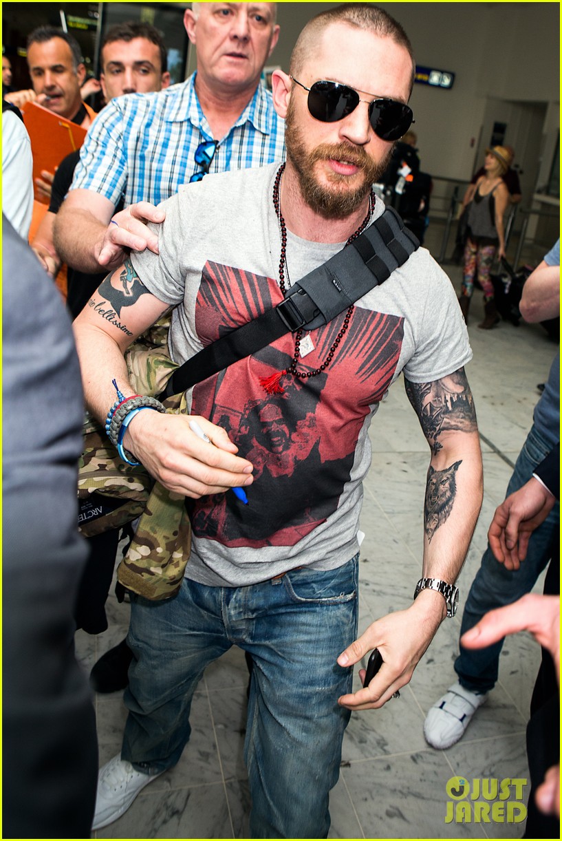 tom hardy sienna miller land at nice airport 07