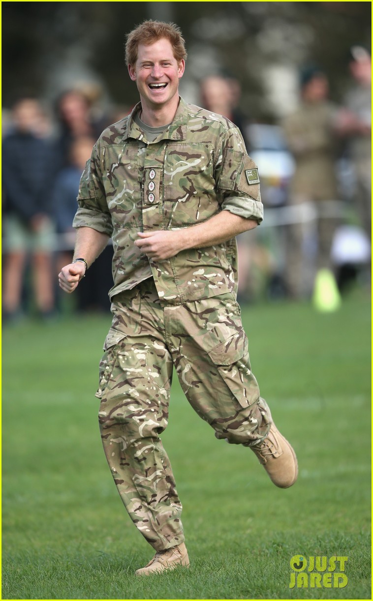 prince harry rocks uniform to play touch rugby 01