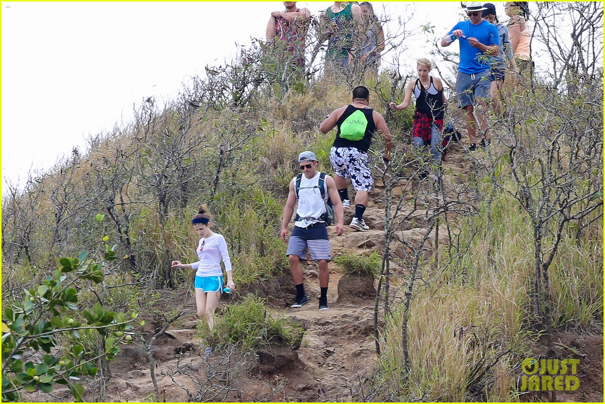 Anna Kendrick Joined Zac Efron for His Hawaii Hike Photo 3378645