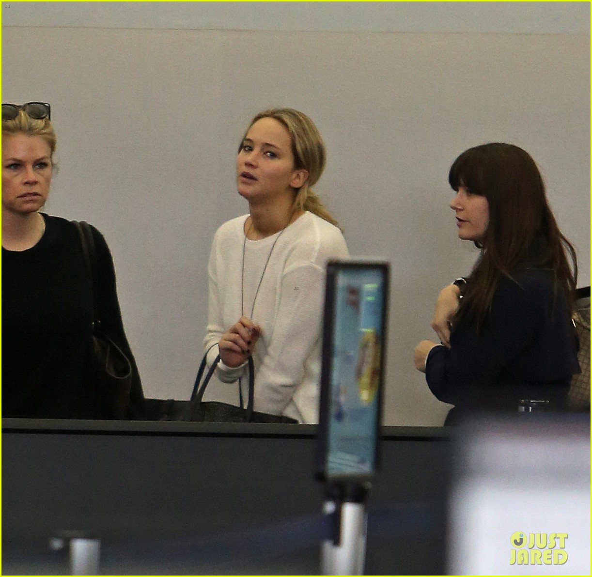 jennifer lawrence jets out of nyc after met gala 053363730