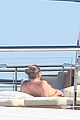 leonardo dicaprio shirtless yacht cannes 14