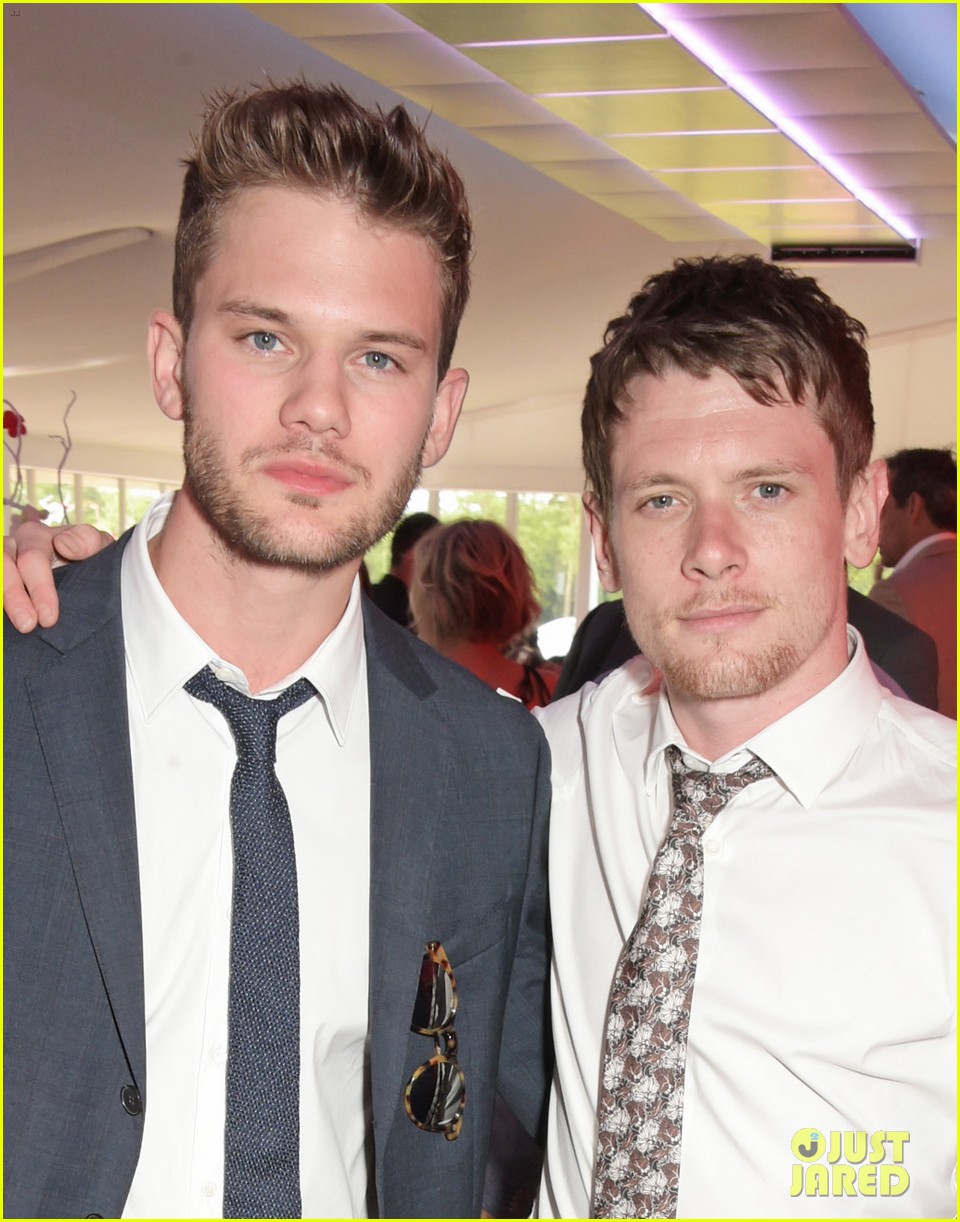 jack oconnell jeremy irvine mingle with the best of the brits 023382153
