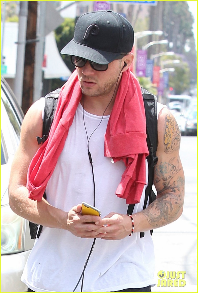 ryan phillippe makes his action figure his wcw 023376144