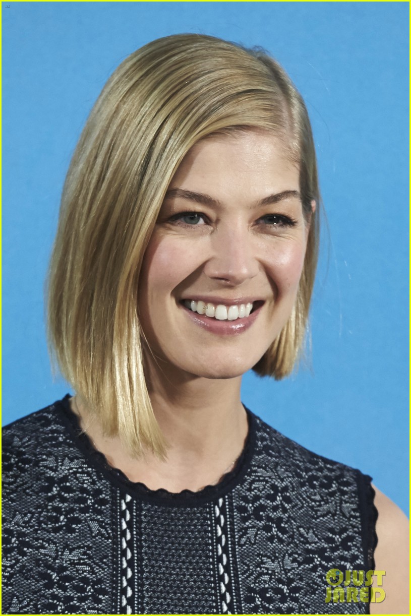 rosamund pike what we did holiday promo 073359532