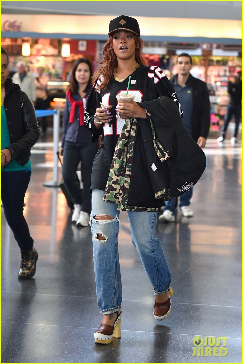 rihanna goes casual while arriving for met gala weekend 083360213