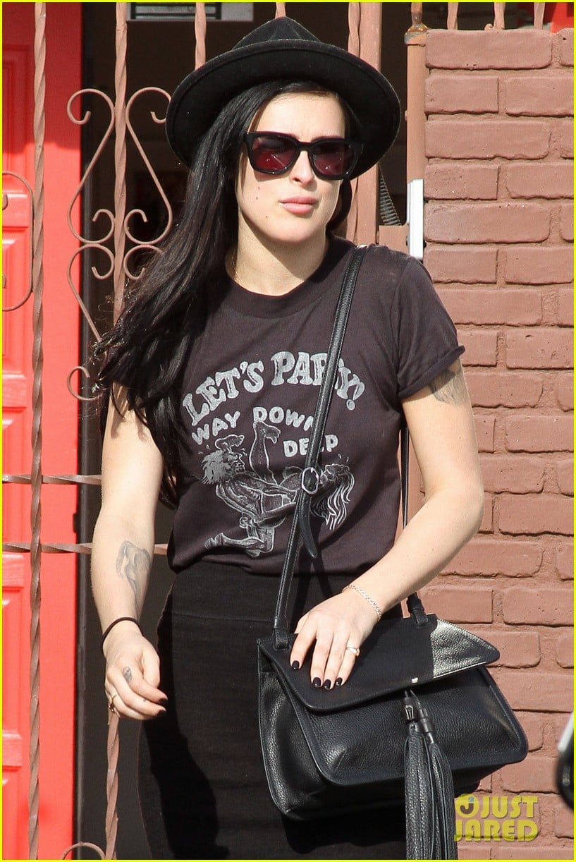 Rumer Willis Wants To ReDo Her 'Twin' Photo With Mom Demi Moore