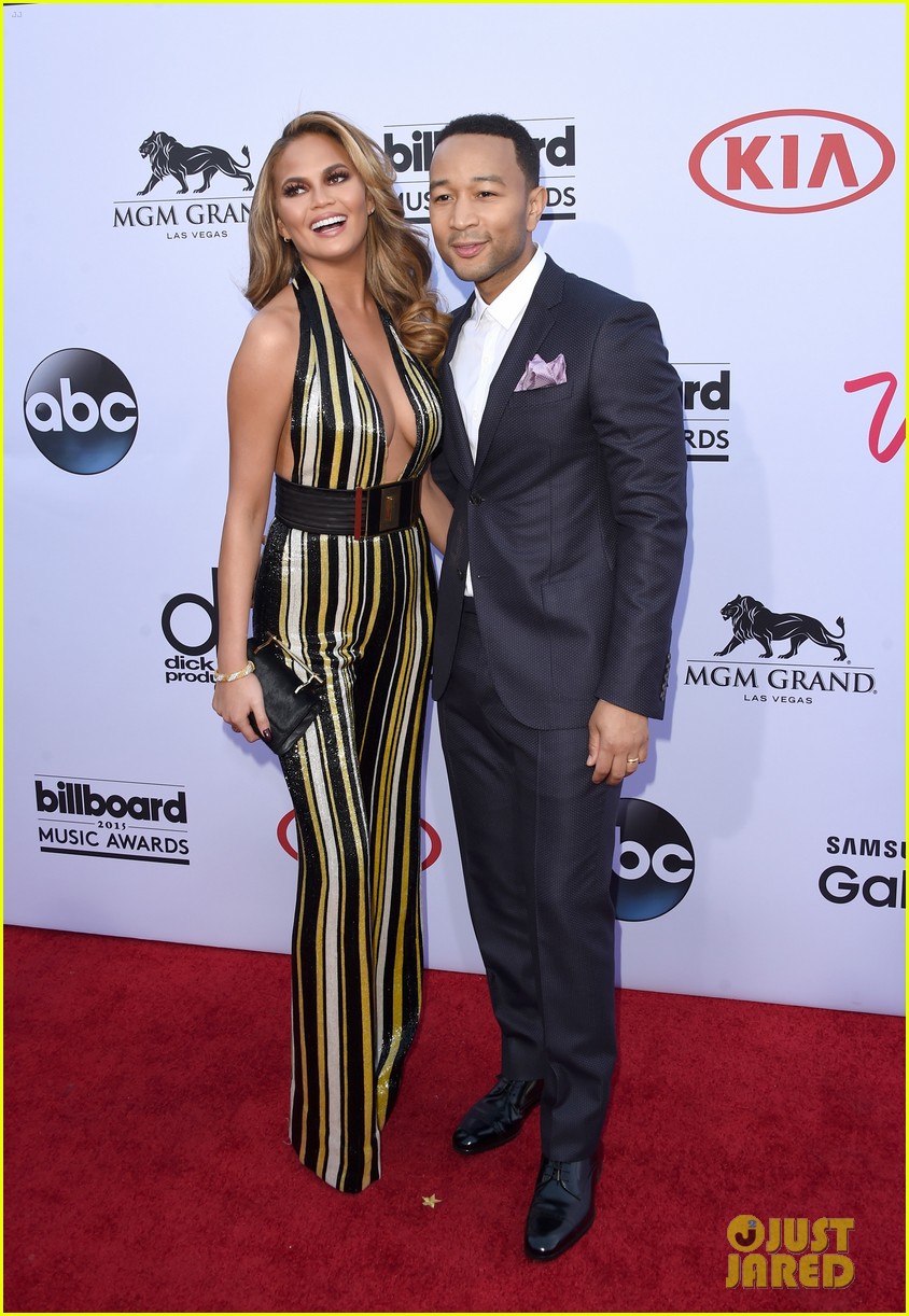 Chrissy Teigen & John Legend Get to Work at Billboard Music Awards 2015