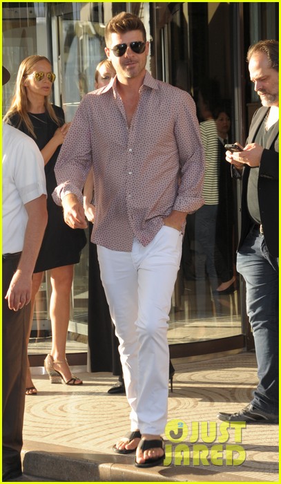robin thicke arrives in cannes with girlfriend april love geary 123375678