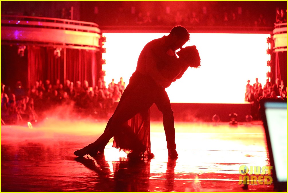 Rumer Willis & Val Chmerkovskiy Head To SemiFinals On 'Dancing With