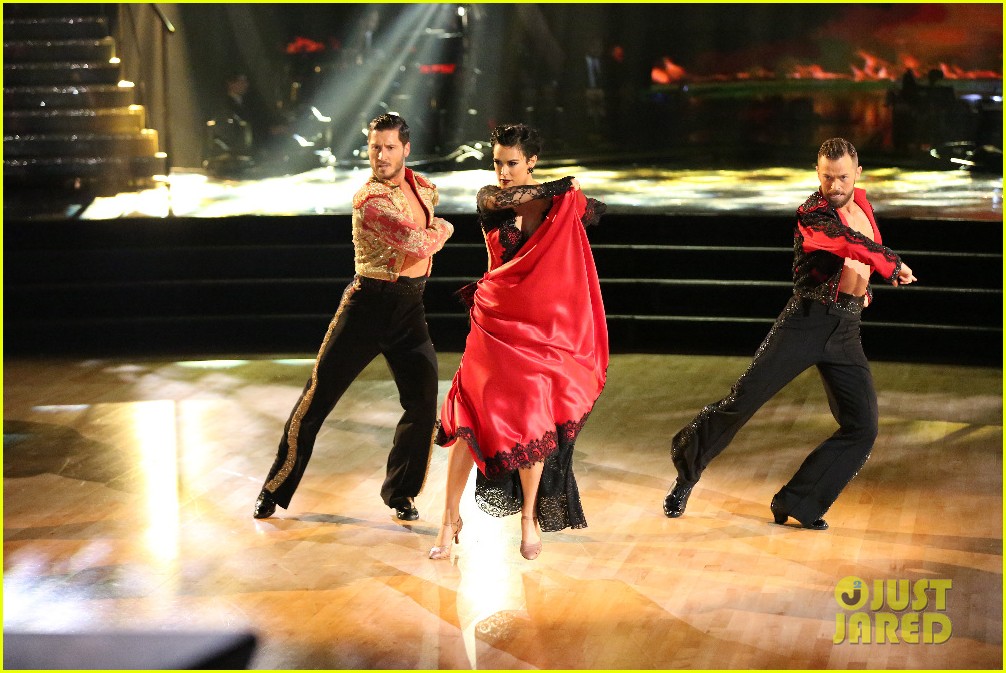 Rumer Willis & Val Chmerkovskiy Head To SemiFinals On 'Dancing With