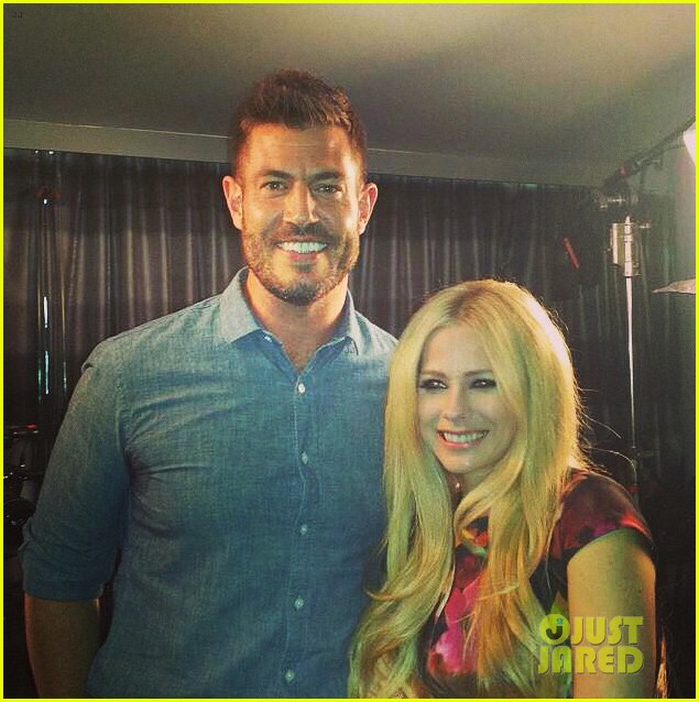 avril lavigne is all smiles after her emotional gma interview 053404404