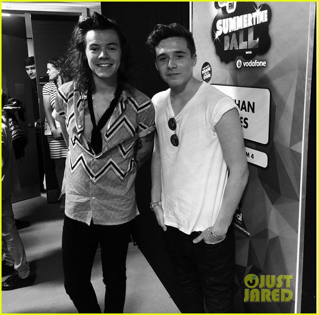 brooklyn beckham hangs with one direction guys 03