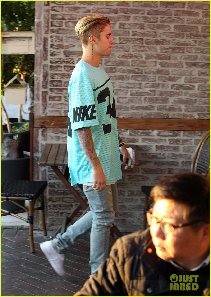 justin bieber travels down to sydney for hillsong church 253404184