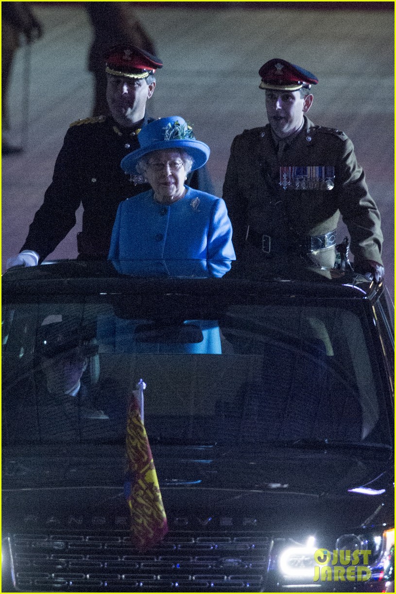 little girl gets smacked in face after meeting queen elizabeth 063391512