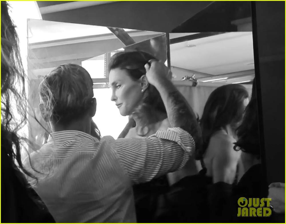 Caitlyn Jenner Makes First Public Appearance Since Transition: Photo ...