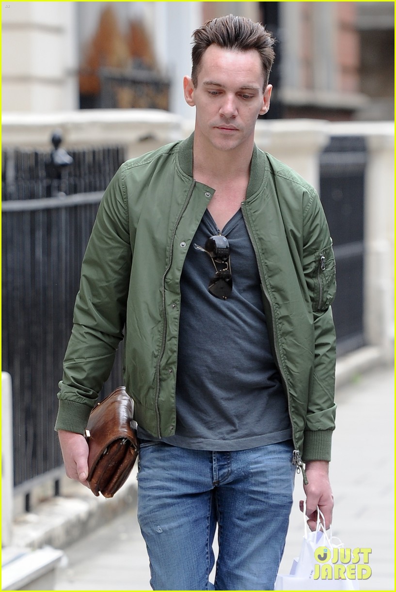 jonathan rhys meyers emerges after his minor relapse 023388974