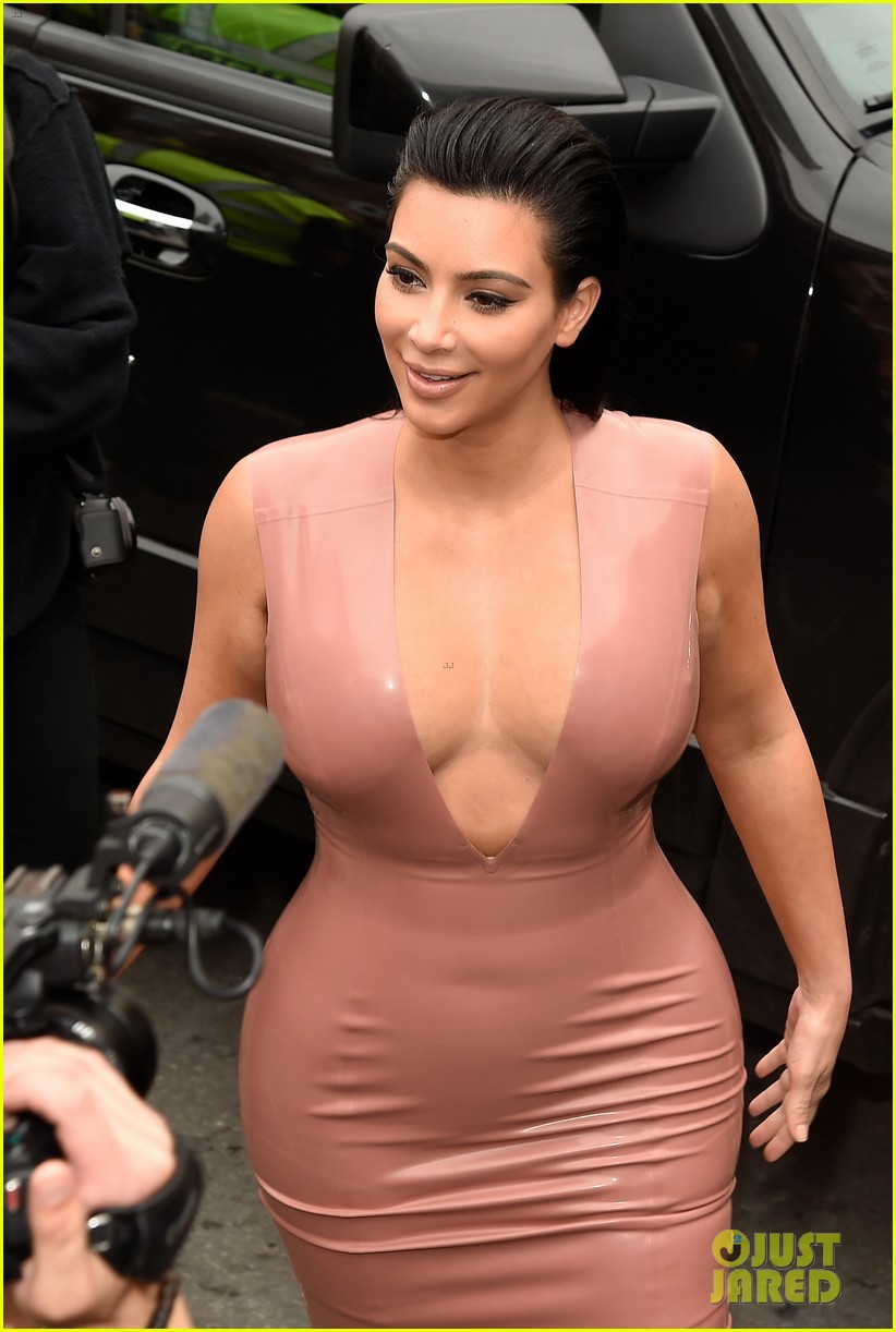 kim kardashian opens up on seeing caitlyn jenner first photos 073384302