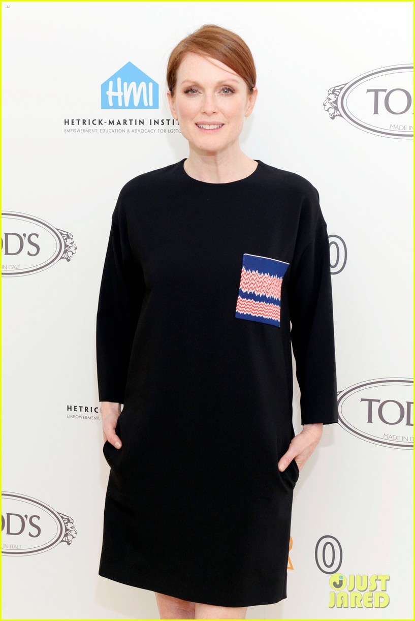 julianne moore recognizes lgbt youth at perry moore fundraiser 083386804