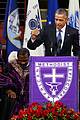 obama sings amazing grace during eulogy video 09