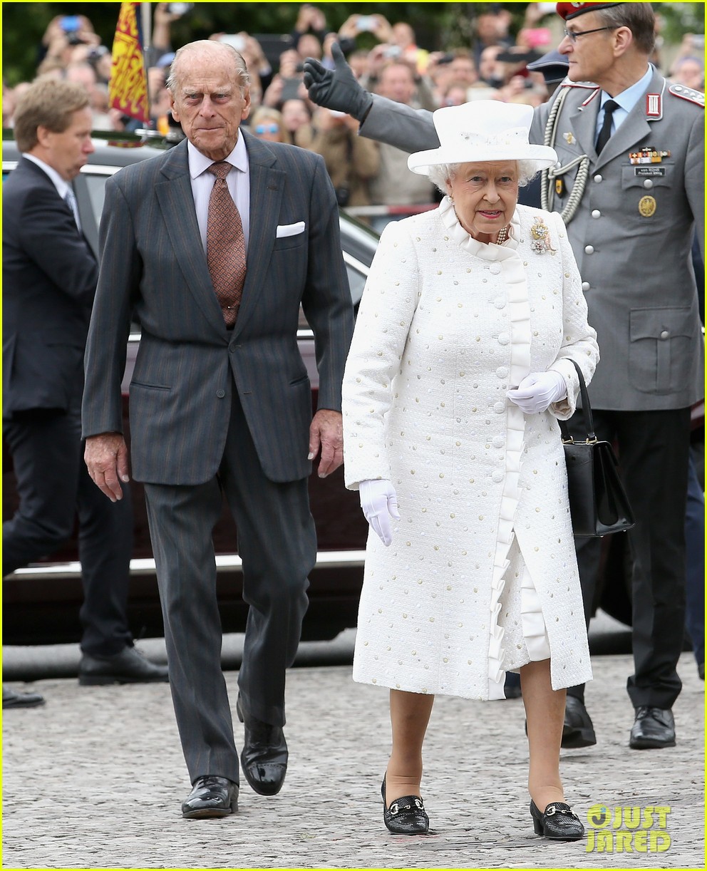 Queen Elizabeth May Be Displaced From Buckingham Palace During