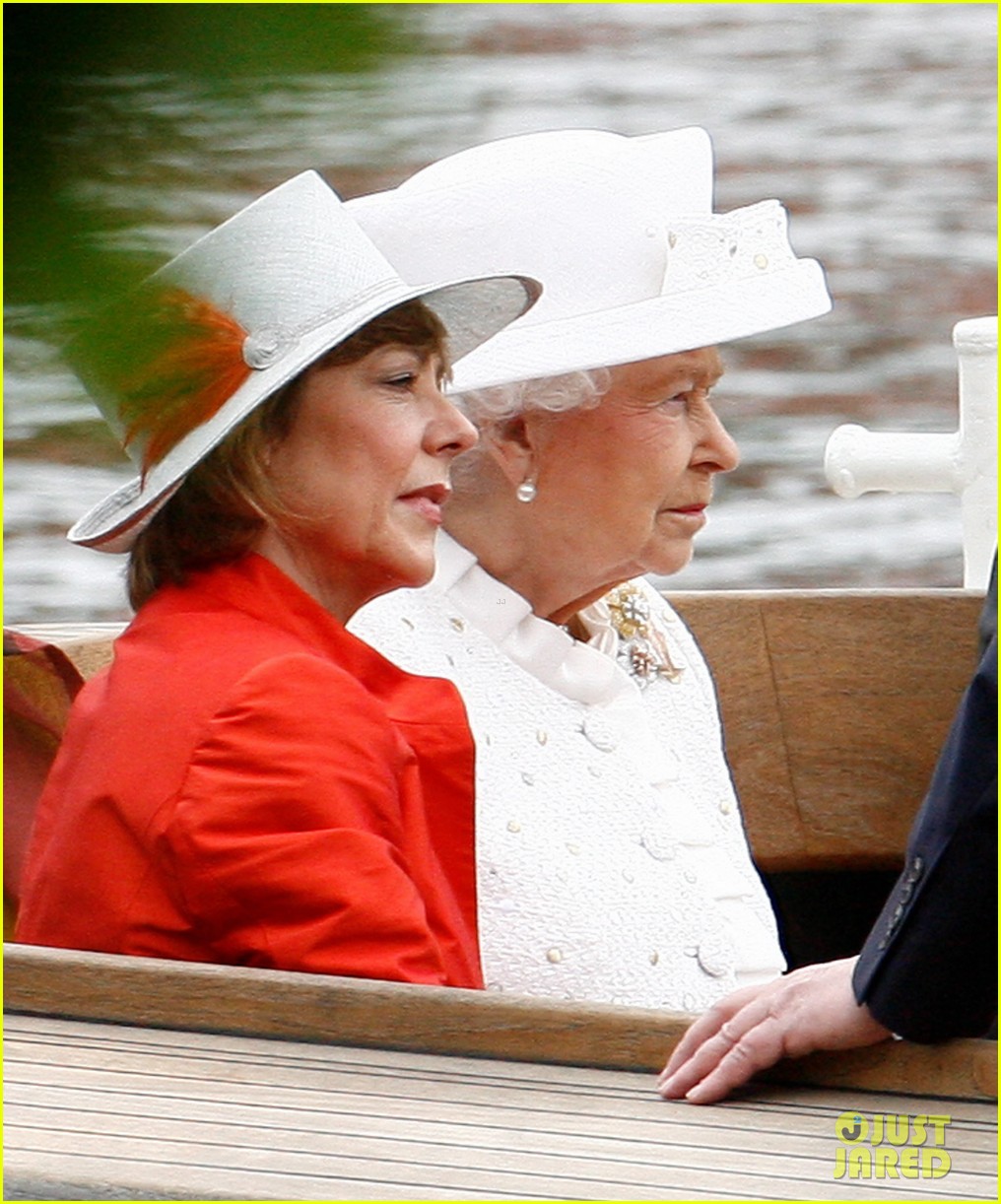 Queen Elizabeth May Be Displaced From Buckingham Palace During(02)