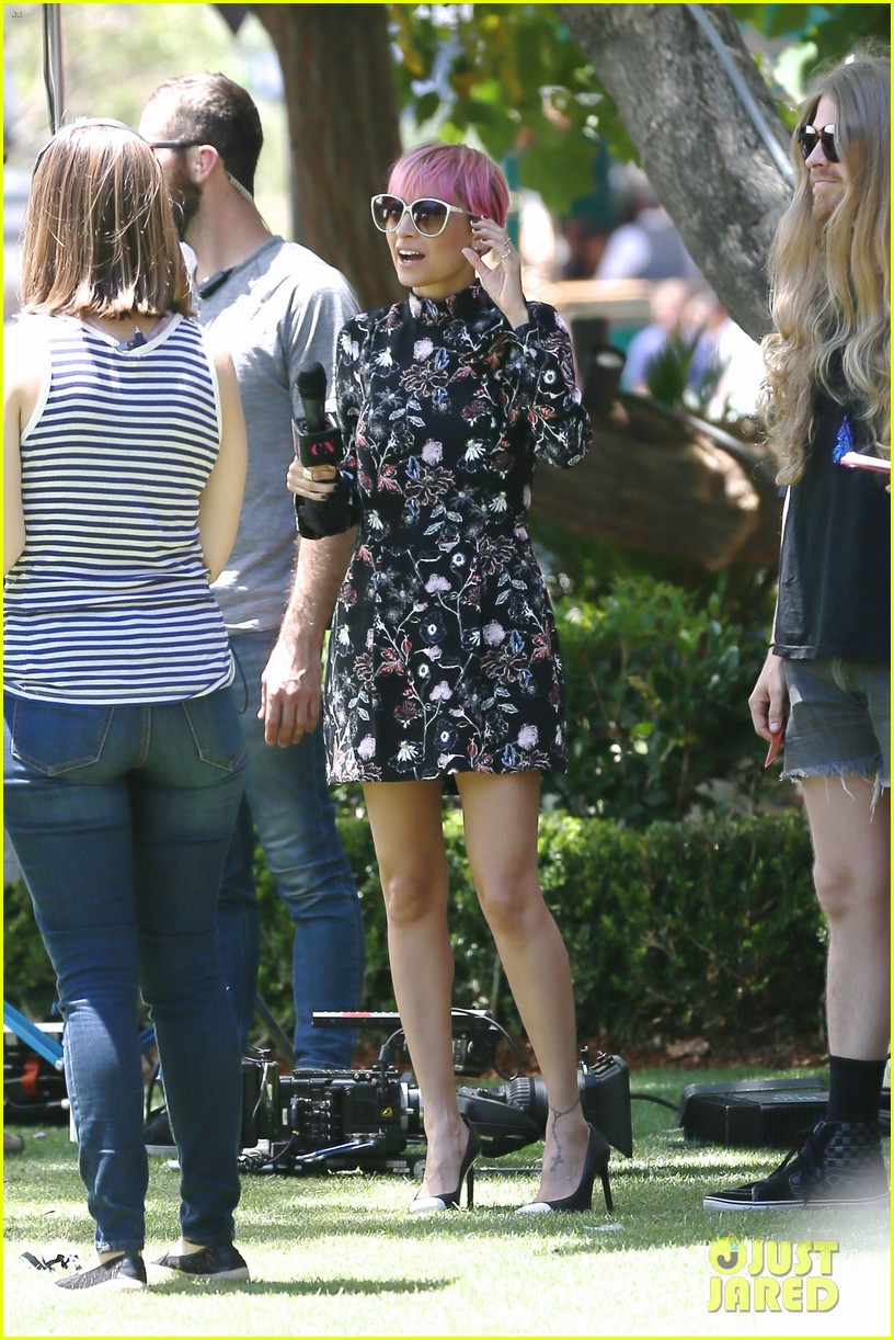 nicole richie candidly nicole filming the grove 103389078