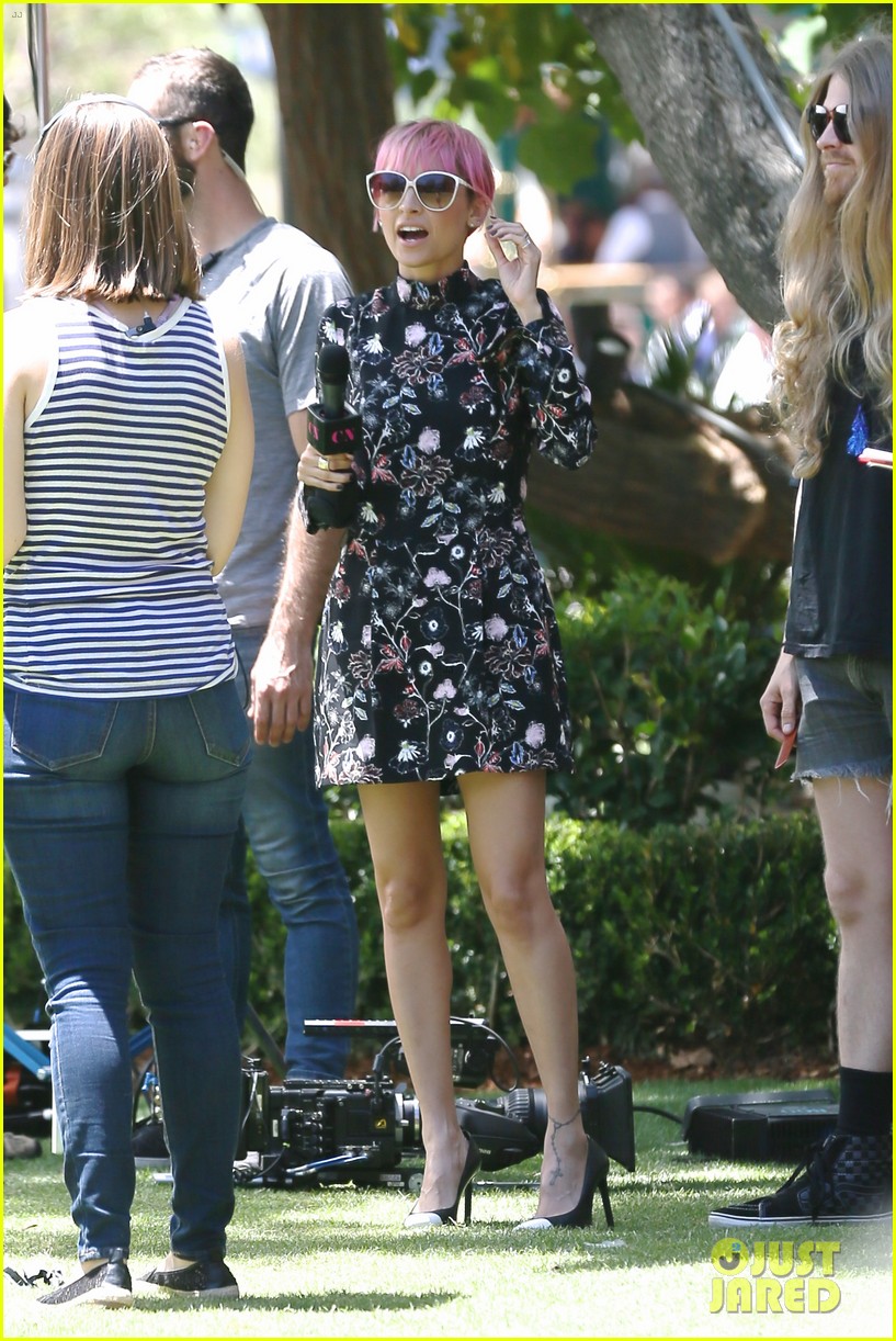 nicole richie candidly nicole filming the grove 113389079