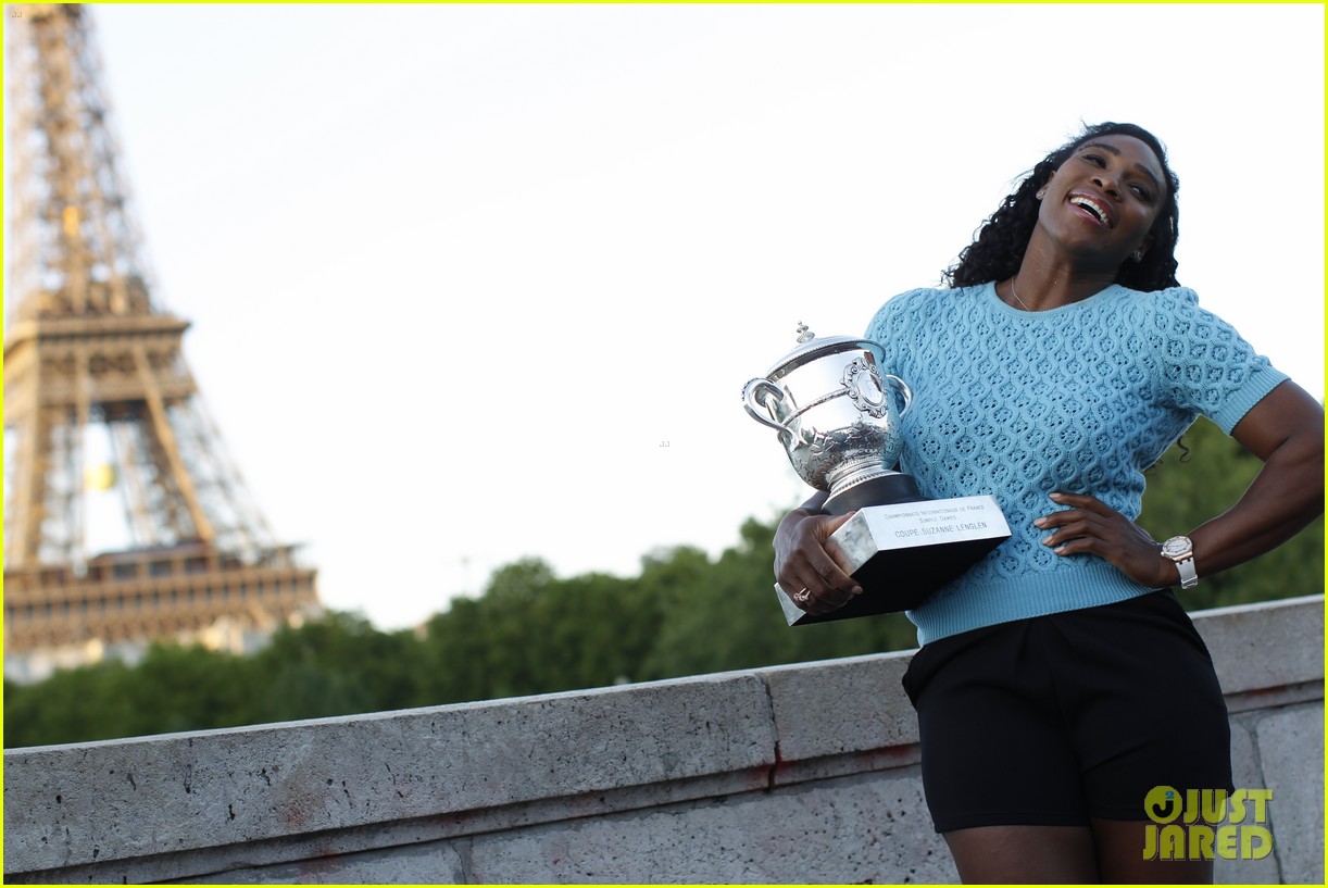 Serena Williams Celebrates French Open Win at Eiffel Tower Photo