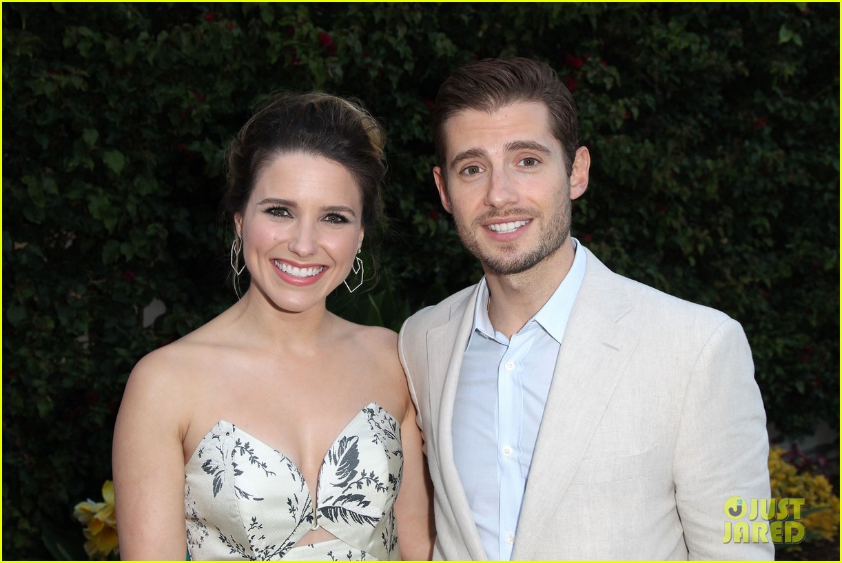 Sophia Bush \u0026 Minnie Driver Celebrate Theirworld \u0026 Astley Clarke With  Summer Reception: Photo 3385145 | Julian Morris, Minnie Driver, Sophia Bush  Photos | Just Jared: Entertainment News, image size:1222x817