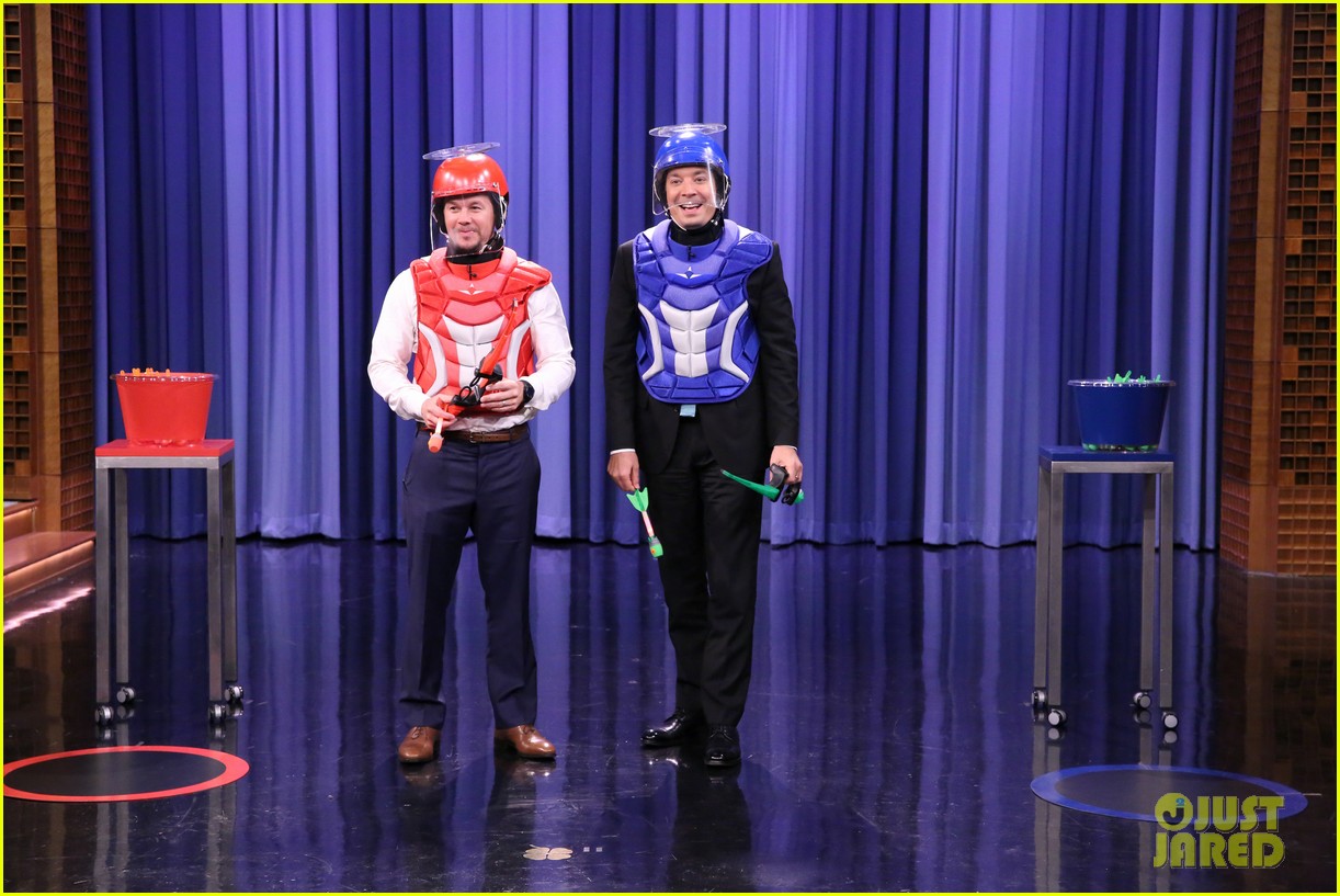 mark wahlberg jimmy fallon shoot objects off each others heads 013402568