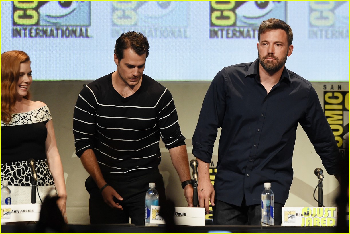 ben affleck makes first post split appearance at comic con 10