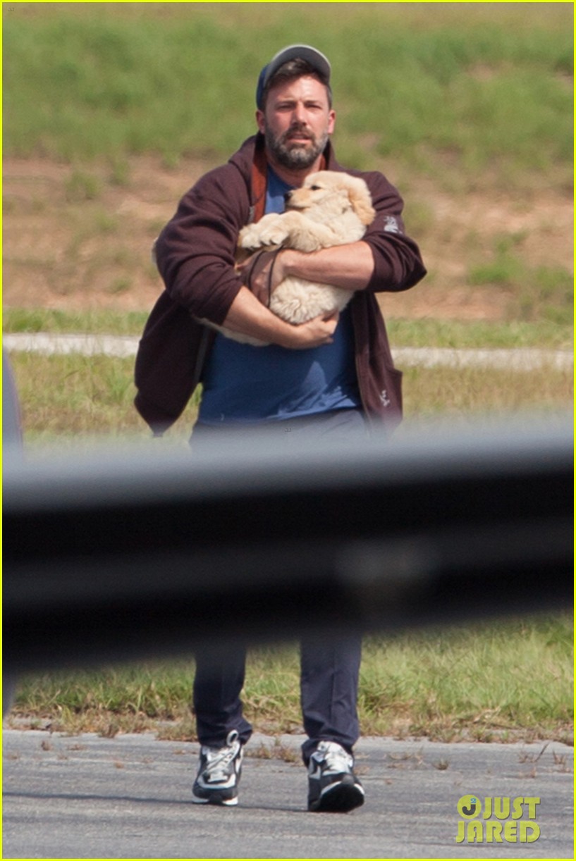 Ben Affleck Cradles an Adorable Puppy in His Arms Photo 3420979 Ben
