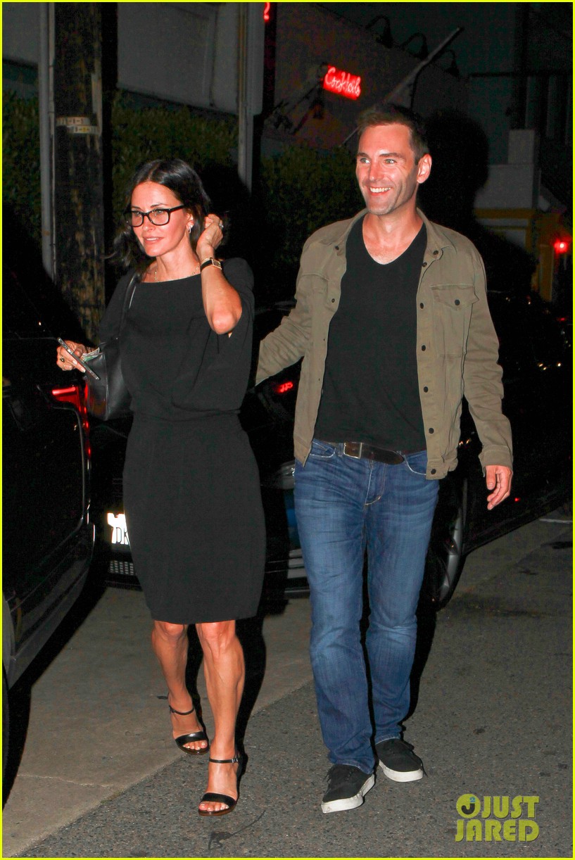 Courteney Cox & Johnny McDaid Are All Smiles on Date Night! Photo