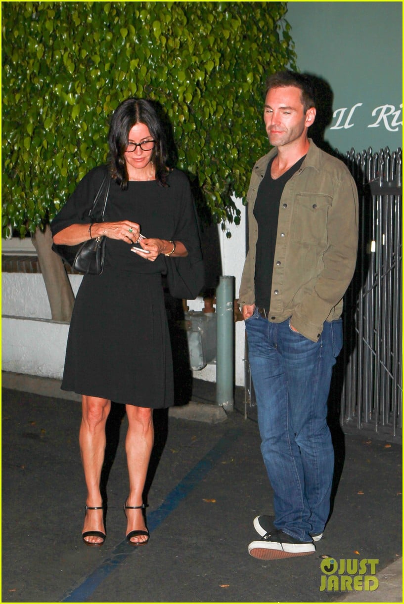 Courteney Cox & Johnny McDaid Are All Smiles on Date Night! Photo