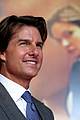 tom cruise pulls off a stunt at rogue nation uk premiere 23